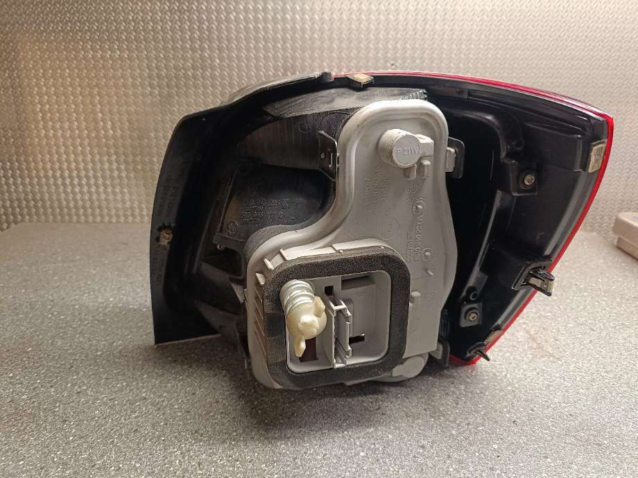 Baklykt venstre til VW Polo 2009-2014 (Type V, Fase 1)  (6R0 945 095 AH|)