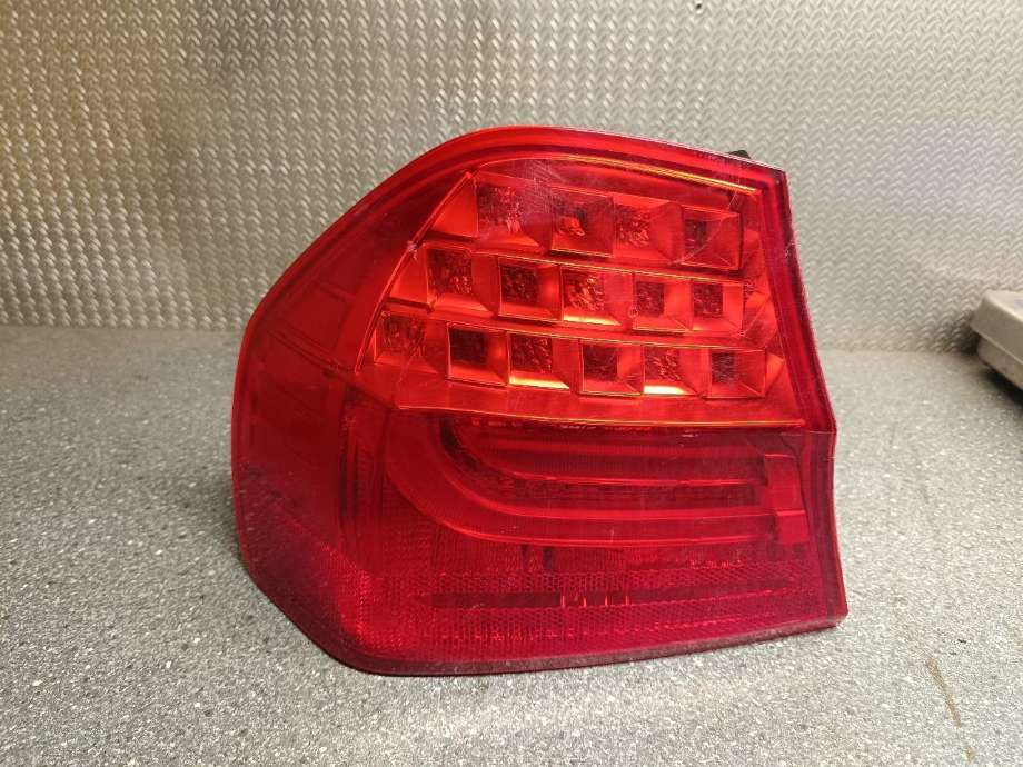Baklykt venstre ytre til BMW 3-Serie 2005-2011 (E90/E91/E92/E93) (E90/E91/E92/E93) (63 21 7 289 425|)