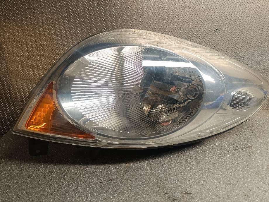 Frontlykt høyre halogen til Nissan Note, 2006-2013 (Type I)  (260109U100)