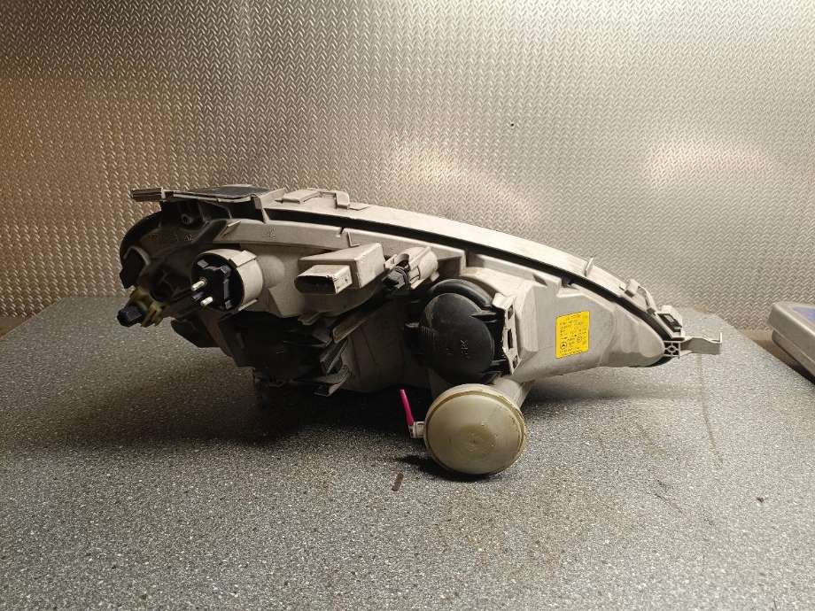 Frontlykt venstre halogen til Mercedes A-Klasse 1998-2004 (W168) (W168) (A1688201761|)