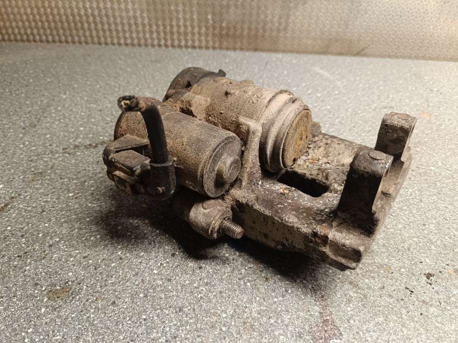 Bremsecaliper høyre bak, elektrisk til Mercedes C-Klasse, 2014-2018 (Fase 1) (W205) (W205) (A2054231698)