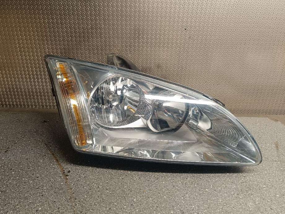 Frontlykt høyre halogen til Ford Focus, 2004-2007 (Type II, Fase 1)  (4M51-13W029-AS)