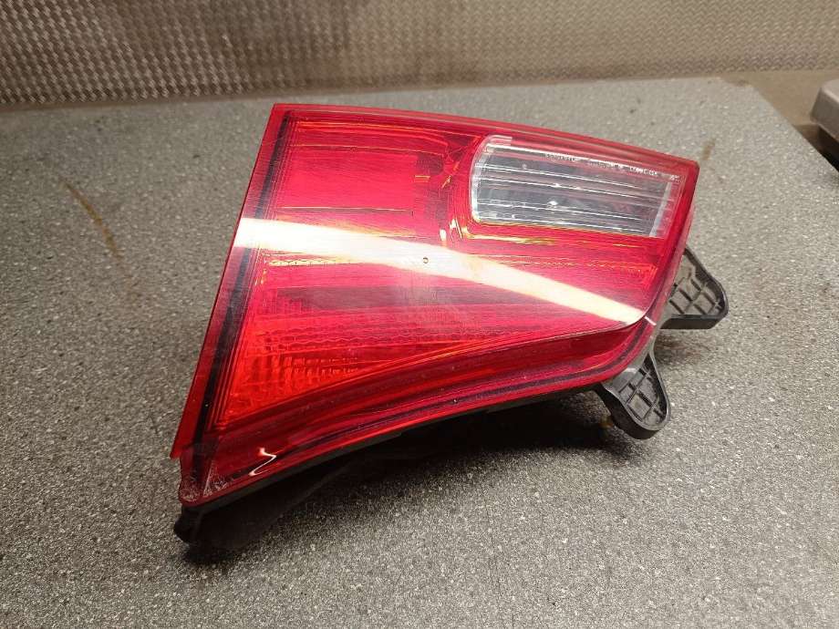 Baklykt høyre indre til Subaru Legacy, 2009-2015  