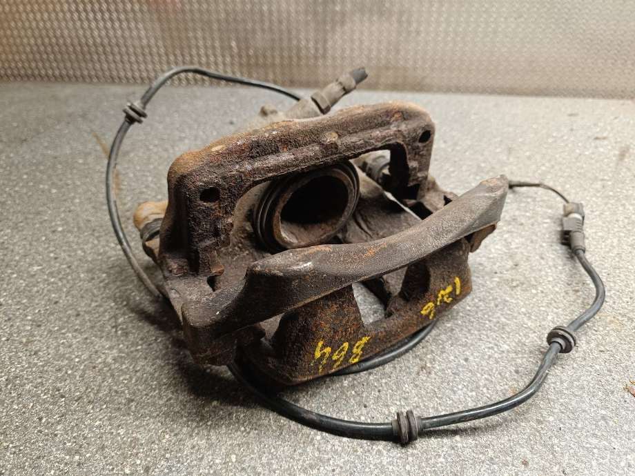 Bremsecaliper høyre foran til Mercedes GLA, 2014-2020 (X156) (X156) (A 000 421 68 81)