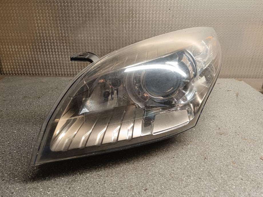 Frontlykt venstre xenon til Renault Megane, 2009-2016 Type III  (260600021R)