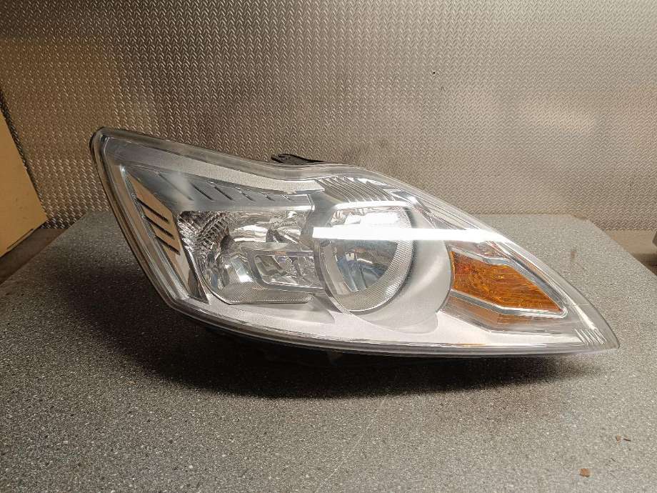 Frontlykt høyre halogen til Ford Focus 2008-2010 (Type II, Fase 2) (8M51-13W029-AD|)
