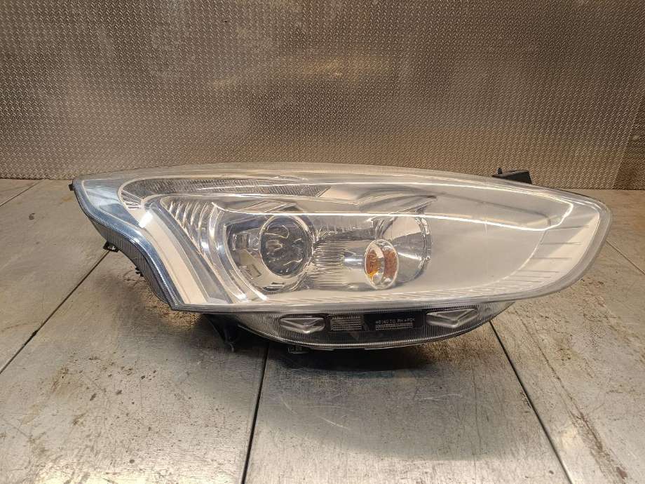 Frontlykt høyre halogen til Ford Focus, 2011-2014 (Type III, Fase 1) (AV11-13W02)