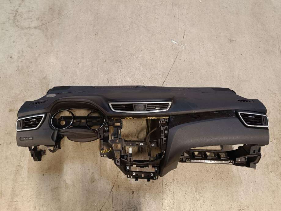Dashbord til Nissan Qashqai, 2014-2021 (Type II)  