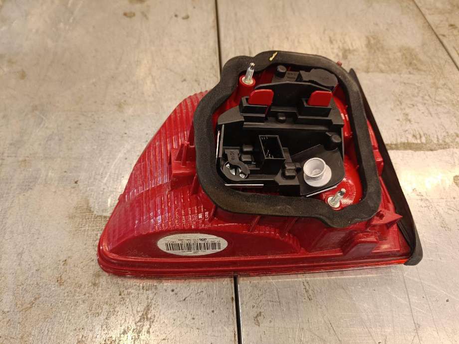 Baklykt venstre indre til VW Touran 2010-2015 (Type I, Fase 3)  (1T0945093|)