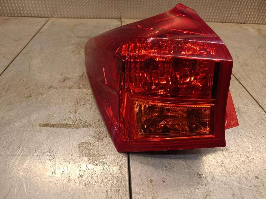 Baklykt venstre ytre til Toyota Auris, 2013-2015 (Type II, Fase 1)  (8156102700)