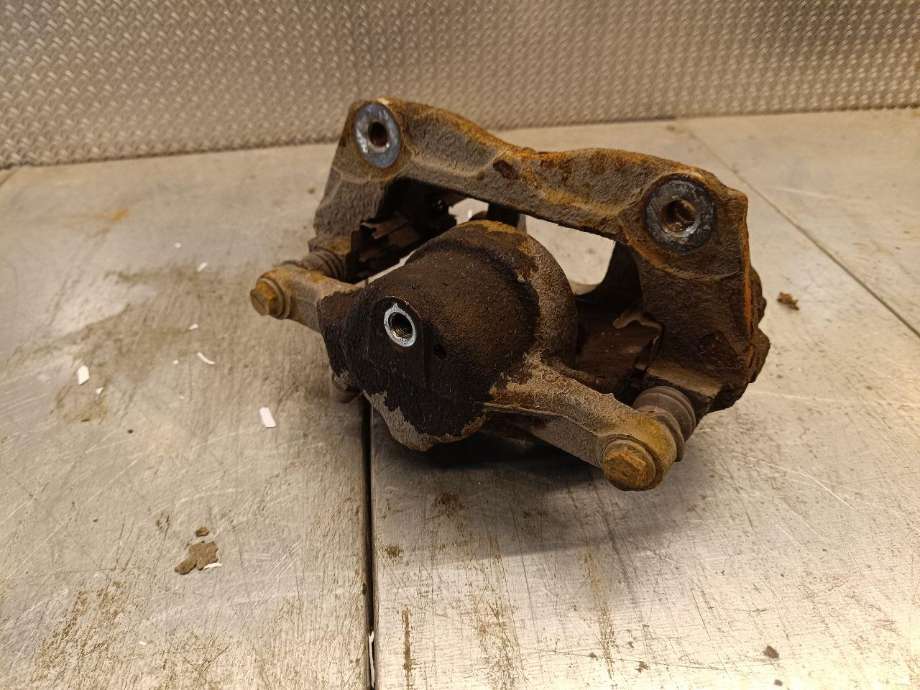 Bremsecaliper venstre foran til Toyota Avensis, 2009-2015 (Type III, Fase 1)
