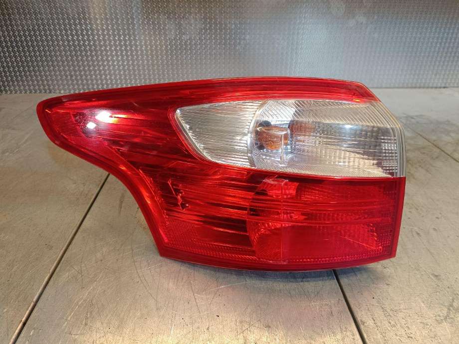 Baklykt venstre ytre til Ford Focus, 2011-2014 (Type III, Fase 1)  (BM51-13405-HG)