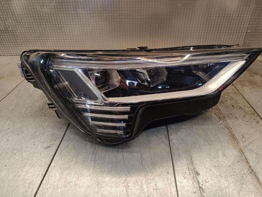 Frontlykt høyre full-LED til Audi Q4 e-tron, 2021-->>  (4EK941040)