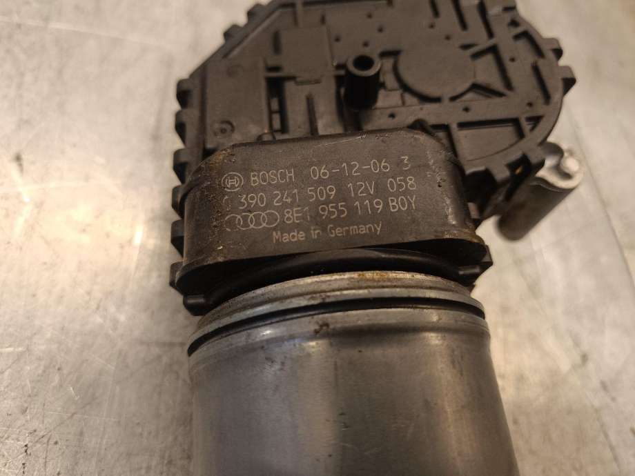 Viskermotor frontrute til Audi A4 2004-2008 (Type III) (B7) (B7) (8EA955119B0Y|)