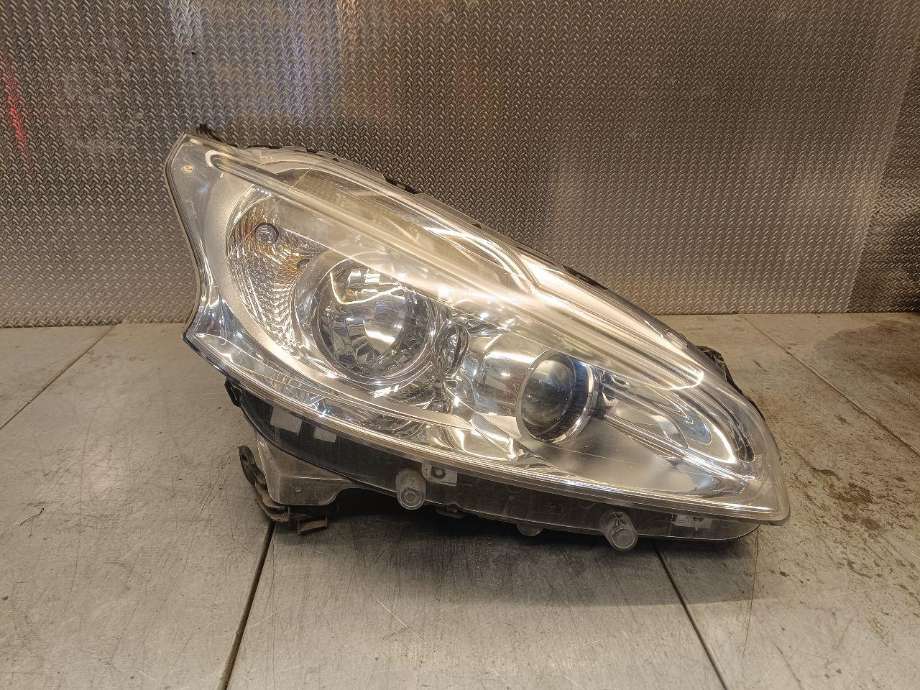 Frontlykt høyre halogen til Citroën Berlingo, 2015-2019 (Type II, Fase 2)