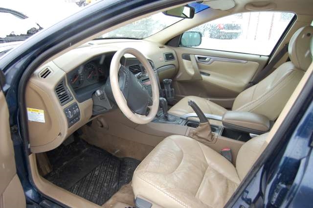 Volvo XC70 2001-2004 (Type I, Fase 1) , Motorkode: , Girkassekode: 