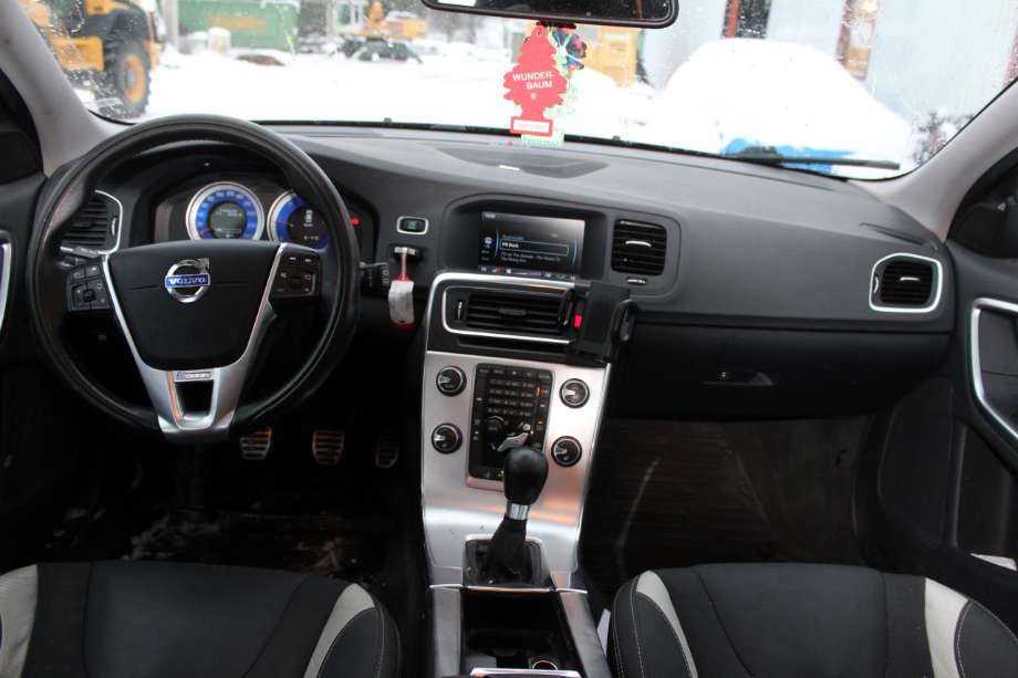 Volvo V60 2010-2013 (Type I, Fase 1) delebil , Motorkode: D4162T, Girkassekode: 