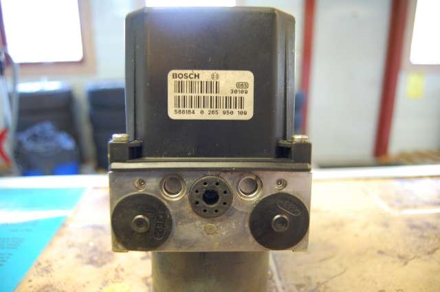 ABS sentral til Subaru Outback 2003-2007 (Type III, Fase 1)  (BOSCH|0 265 950 109|)