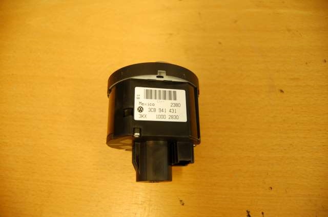Bryter lys til VW Touran 2010-2015 (Type I, Fase 3)  (3C8941431|)