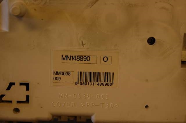 Instrumentpanel til Mitsubishi Colt 2000-2004 (Type VI, Fase 2)  (MN148890|)