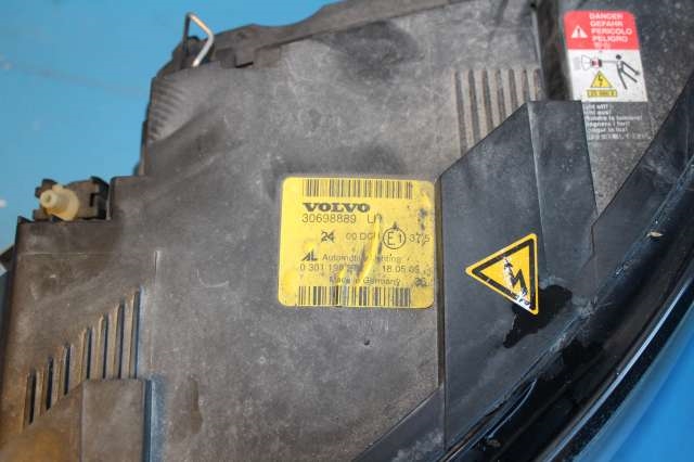 Frontlykt venstre xenon til Volvo V50 2004-2007 (Fase 1)  (30698889|)