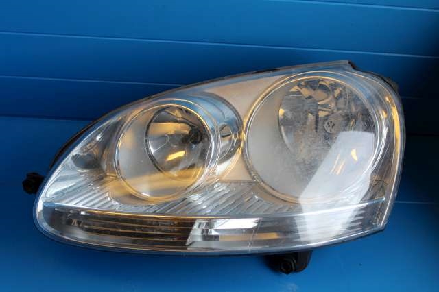 Frontlykt venstre halogen til VW Golf V, STV, 2007-2010 (JETTA) (JETTA) (HELLA|1K6 941 005 P)