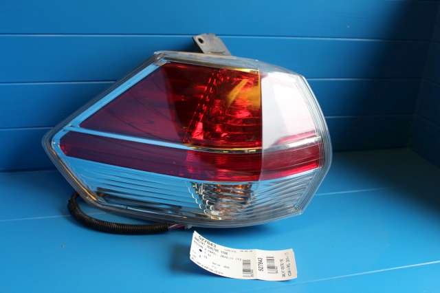 Baklykt venstre ytre til Nissan X-Trail 2014-2022 (T32) (T32)
