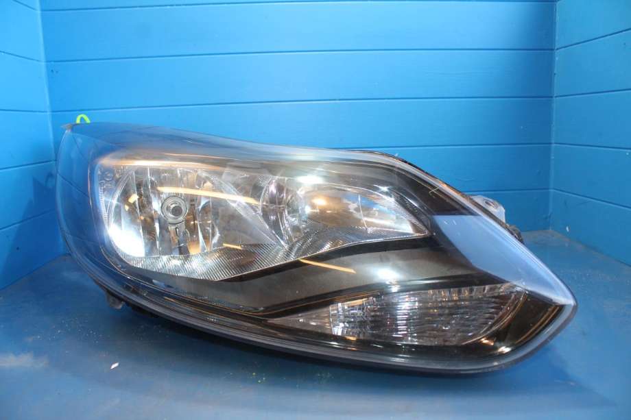Frontlykt høyre halogen til Ford Focus, 2011-2014 (Type III, Fase 1)  