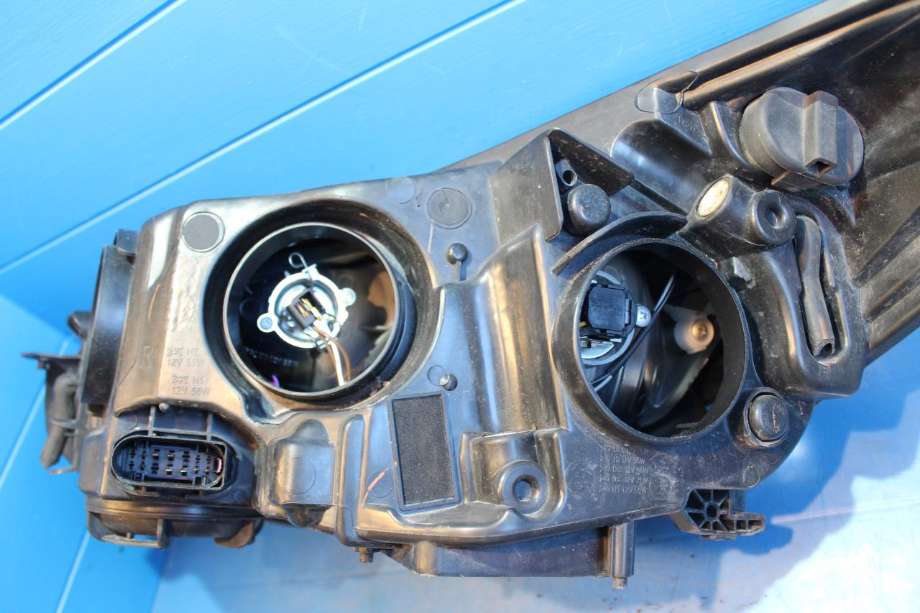 Frontlykt høyre halogen til Ford Focus 2011-2014 (Type III, Fase 1)