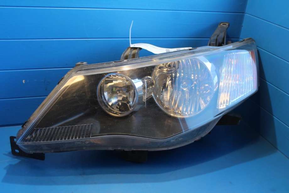 Frontlykt venstre halogen til Mitsubishi Outlander, 2007-2010 (Type II, Fase 1)  