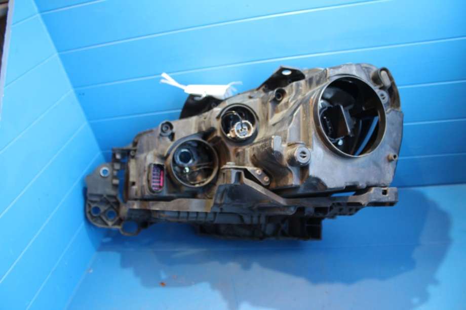 Frontlykt høyre halogen til VW Golf VI 2008-2012  