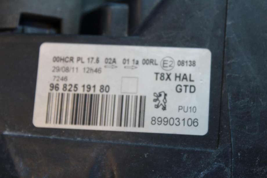 Frontlykt venstre halogen til Peugeot 3008 2009-2016 (Type I)  (96 825 191 80|)