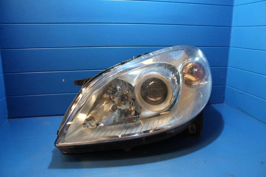 Frontlykt venstre halogen til Mercedes B-Klasse 2005-2008 (Fase 1) (W245) (W245) (A 169 820 17 61|0 301 220 201|)