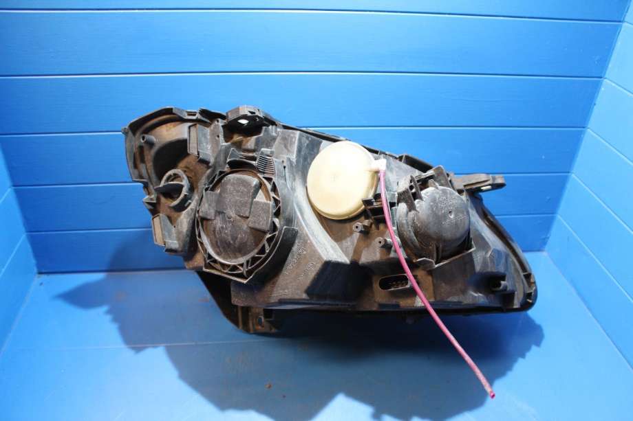 Frontlykt venstre halogen til Mercedes B-Klasse 2005-2008 (Fase 1) (W245) (W245) (A 169 820 17 61|0 301 220 201|)