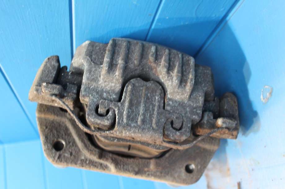 Bremsecaliper høyre foran til BMW 5-Serie 2003-2010 (E60/E61) (E60/E61) 