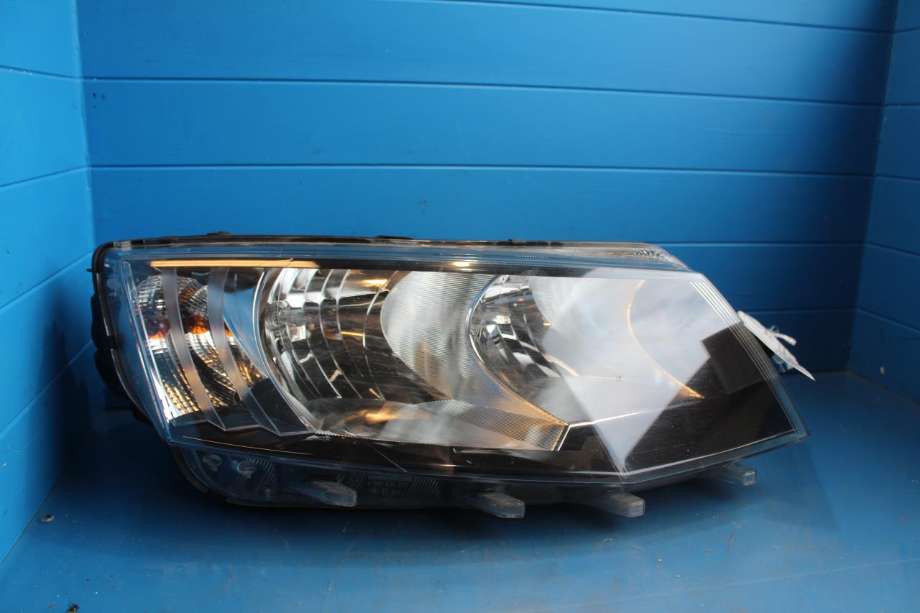 Frontlykt høyre halogen til Škoda Octavia 2013-2016 (Type III, Fase 1)