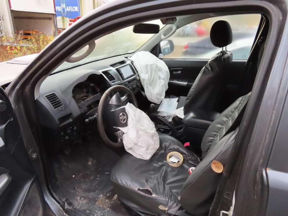 Toyota Hilux 2012-2016 delebil , Motorkode: 2KD-FTV, Girkassekode: 