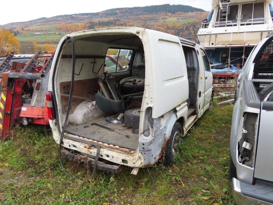 Toyota Hiace 2001-2006 (Fase 2) delebil , Motorkode: 2KD-FTV, Girkassekode: 