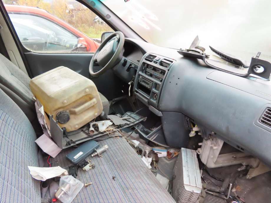 Toyota Hiace 2001-2006 (Fase 2) delebil , Motorkode: 2KD-FTV, Girkassekode: 