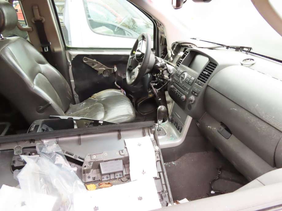 Nissan Navara 2010-2015 (Fase 2) (D40) delebil , Motorkode: V9X, Girkassekode: 