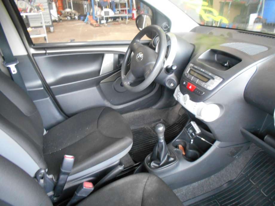 Toyota Aygo 2005-2014 (Type I) delebil , Motorkode: 1KR-FE, Girkassekode: 