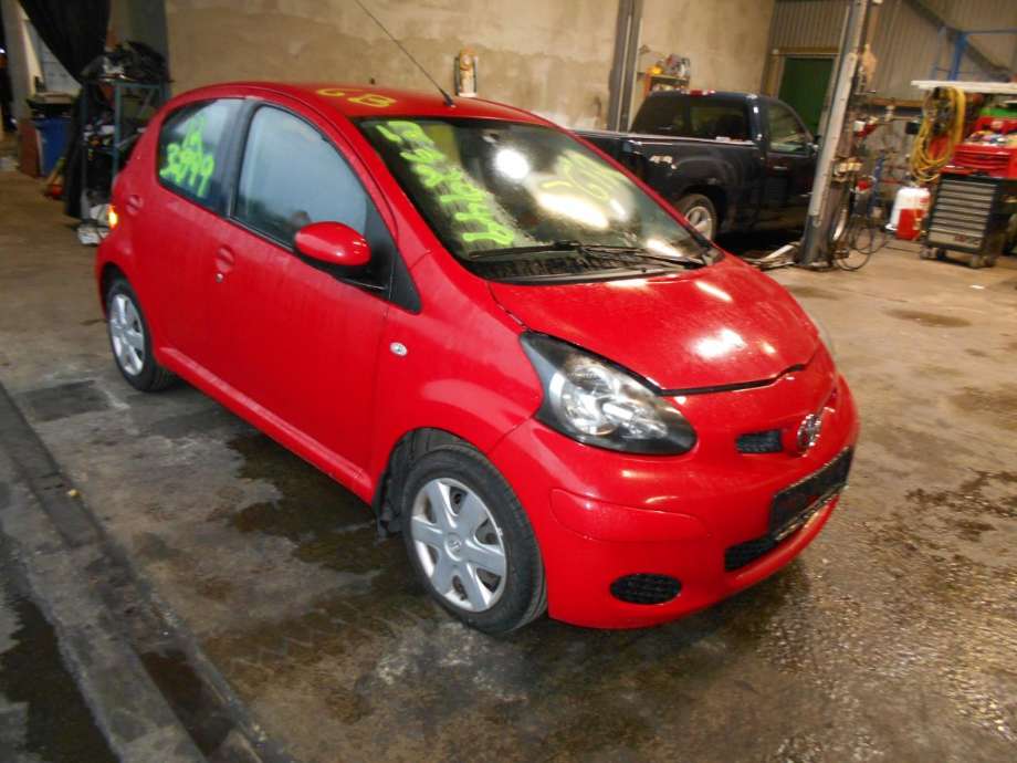 Toyota Aygo, 2005-2014 (Type I)  delebil , Motorkode: 1KR-FE