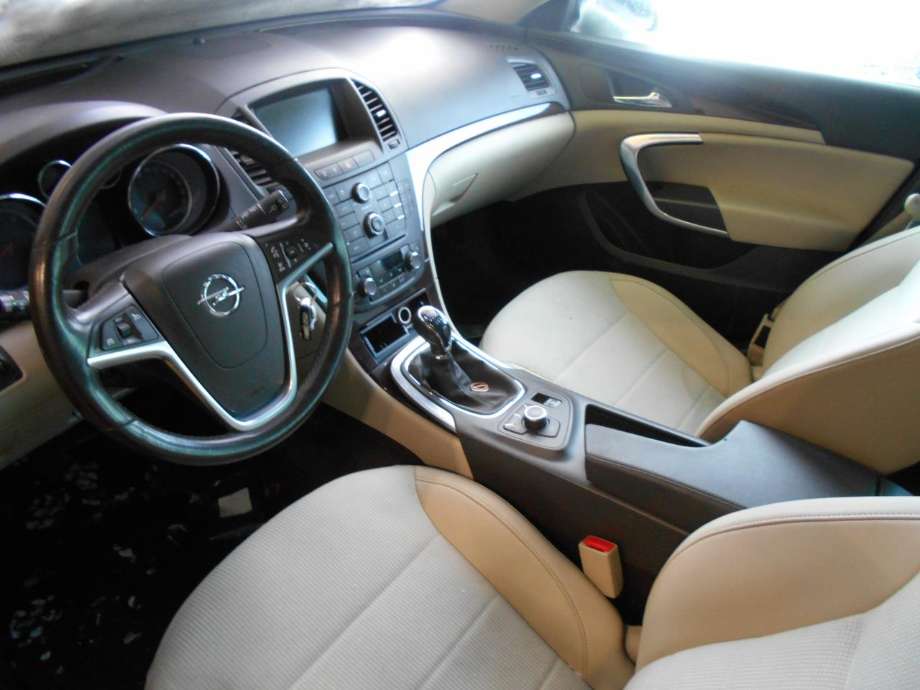 Opel Insignia A 2009-2014 , Motorkode: A20DTH, Girkassekode: 