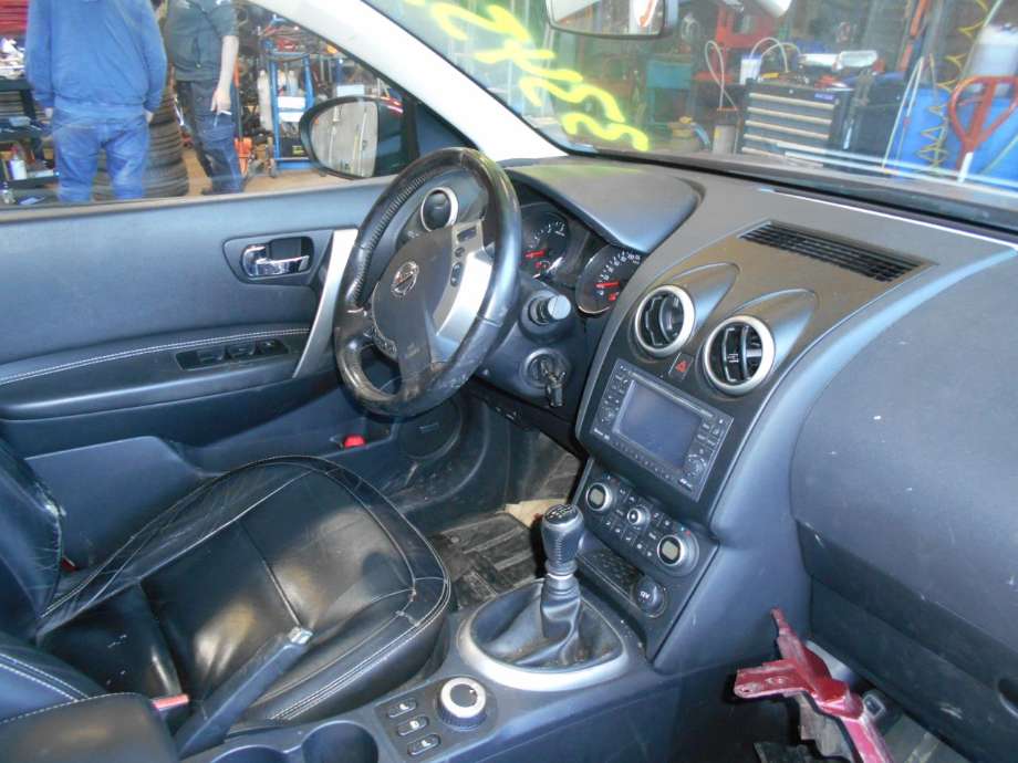 Nissan Qashqai 2010-2014 (Type I, Fase 2) delebil , Motorkode: M9R, Girkassekode: 