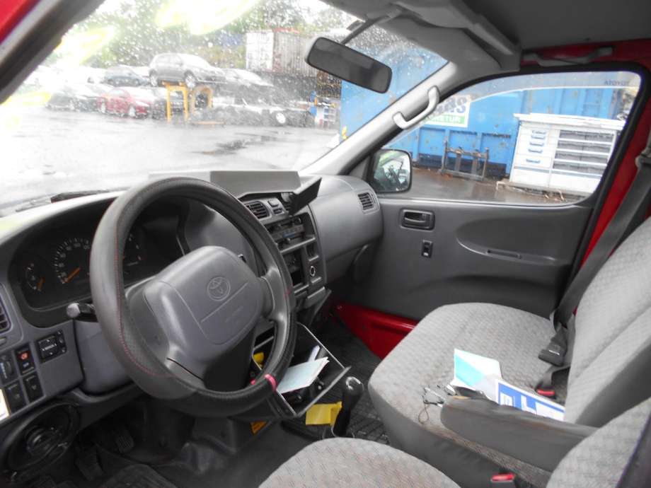 Toyota Hiace 2001-2006 (Fase 2) delebil , Motorkode: 2KD-FTV, Girkassekode: 