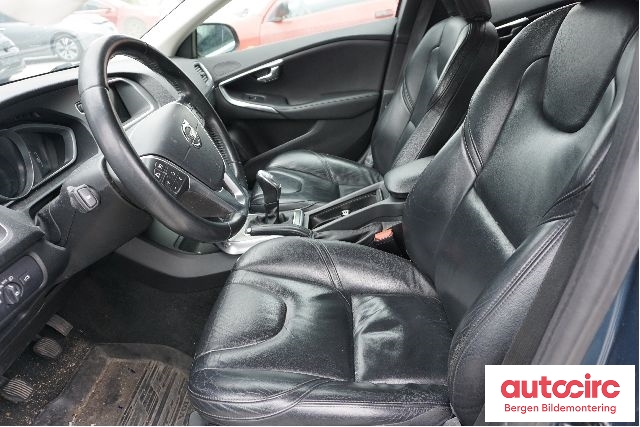 Volvo V40 2012-2019 , Motorkode: D4162T, Girkassekode: 