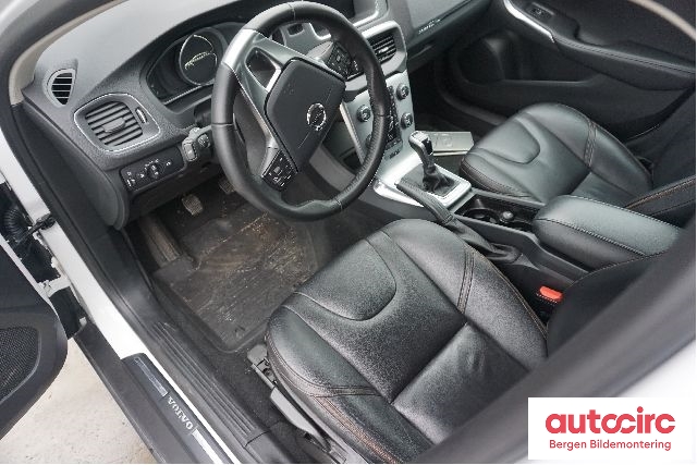 Volvo V40 2012-2019 , Motorkode: B4204T37, Girkassekode: M76