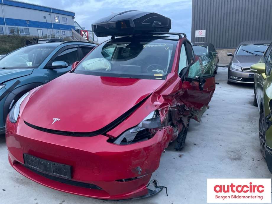 Tesla Model Y 2021-2024 (Type I) , Motorkode: , Girkassekode: 