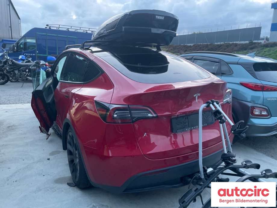 Tesla Model Y 2021-2024 (Type I) , Motorkode: , Girkassekode: 