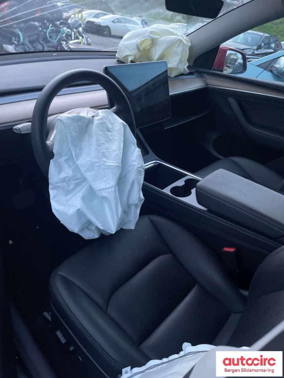 Tesla Model Y 2021-2024 (Type I) , Motorkode: , Girkassekode: 